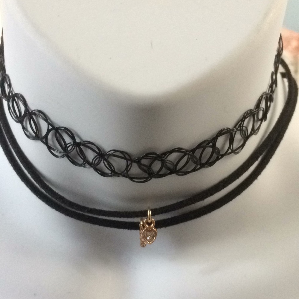 Chokers set